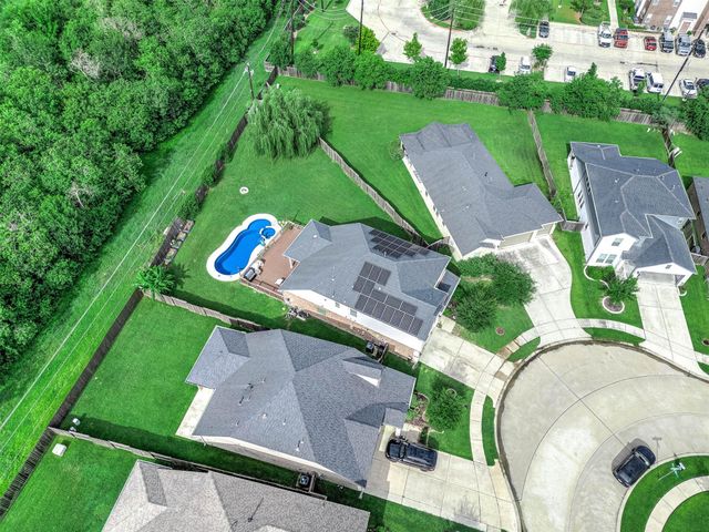 565 Winburn Tide Lane, La Porte, TX 77571