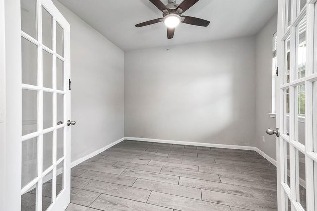 565 Winburn Tide Lane, La Porte, TX 77571