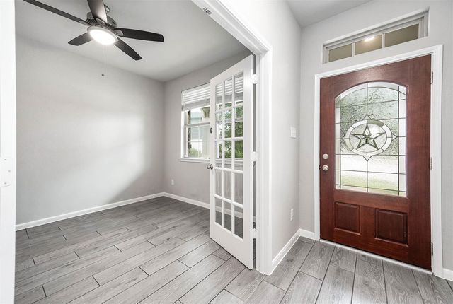 565 Winburn Tide Lane, La Porte, TX 77571