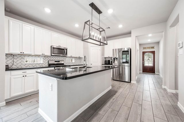 565 Winburn Tide Lane, La Porte, TX 77571
