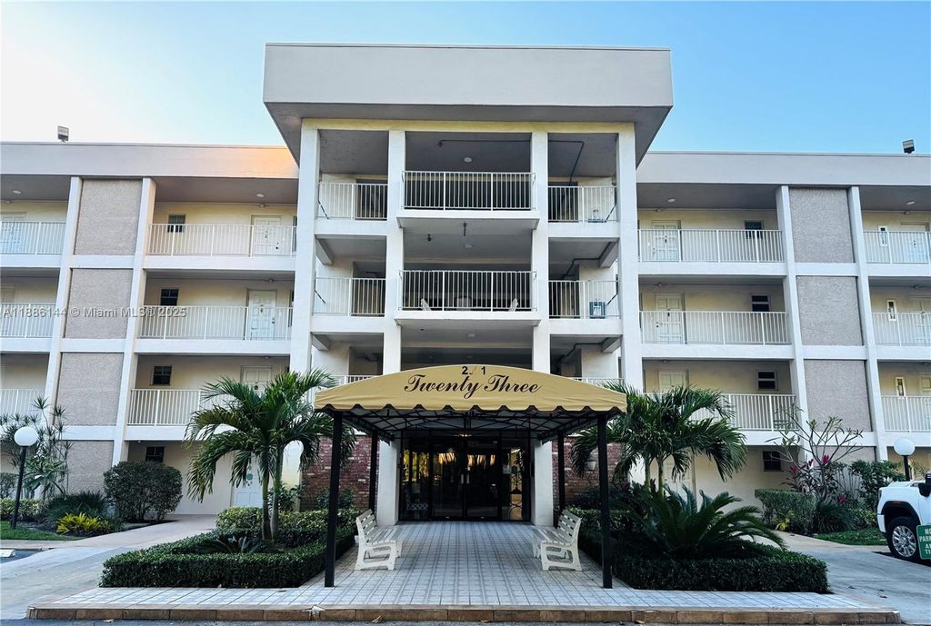 2601 S Course Dr 206, Pompano Beach, FL 33069