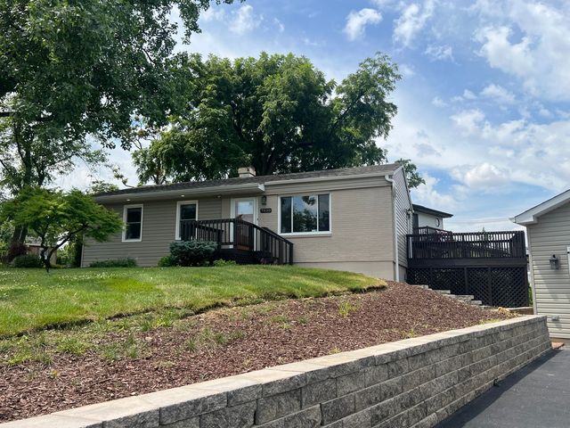 7830 Westview Lane, Woodridge, IL 60517