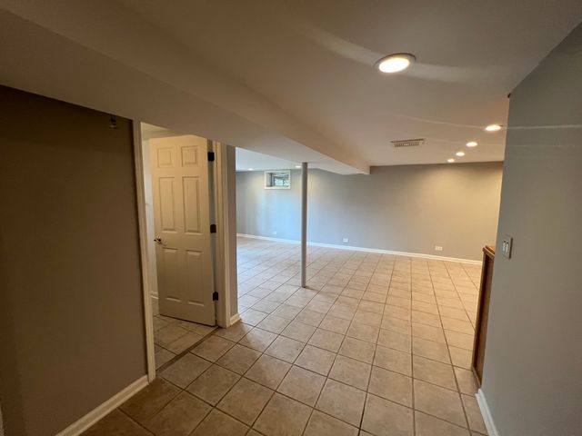 7830 Westview Lane, Woodridge, IL 60517
