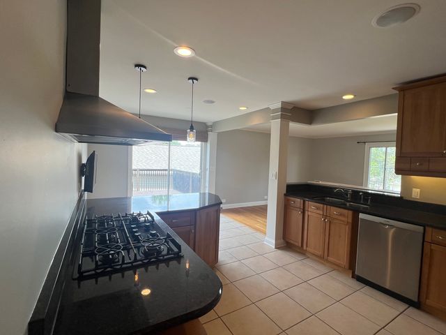 7830 Westview Lane, Woodridge, IL 60517