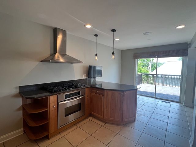 7830 Westview Lane, Woodridge, IL 60517