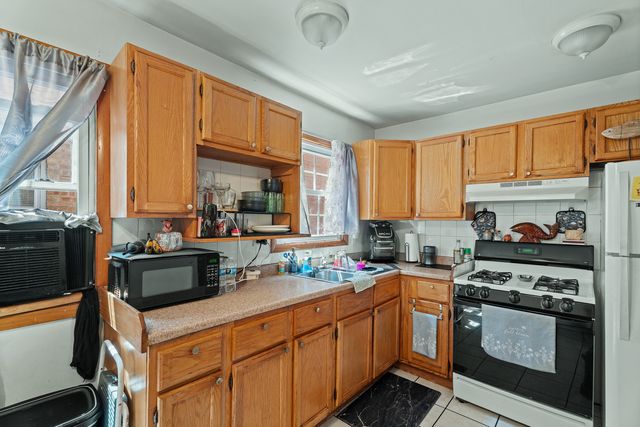 1343 S Austin Boulevard 2W, Cicero, IL 60804