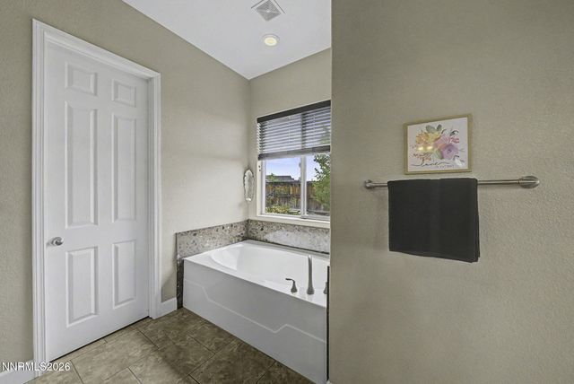 11725 Paradise View Drive, Sparks, NV 89441