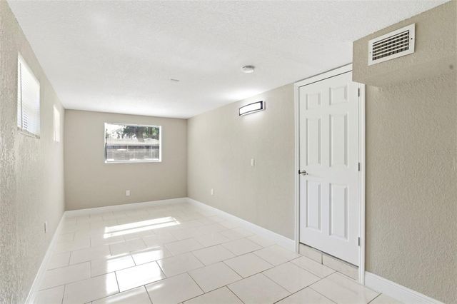 10220 N 23RD STREET, Tampa, FL 33612