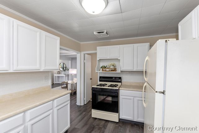 747 Kornoelje Drive, Comstock Park, MI 49321