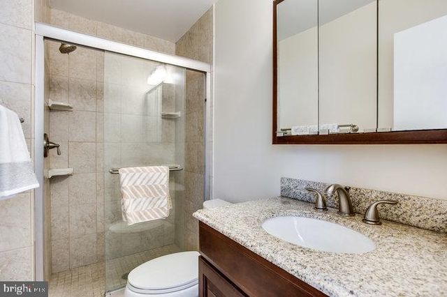 903 CAROLE CT SE, Vienna, VA 22180