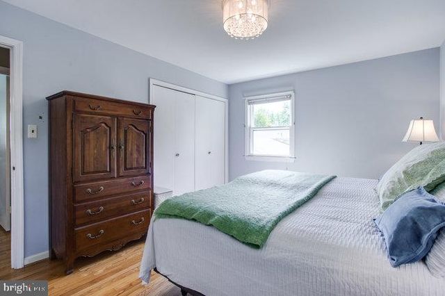 903 CAROLE CT SE, Vienna, VA 22180