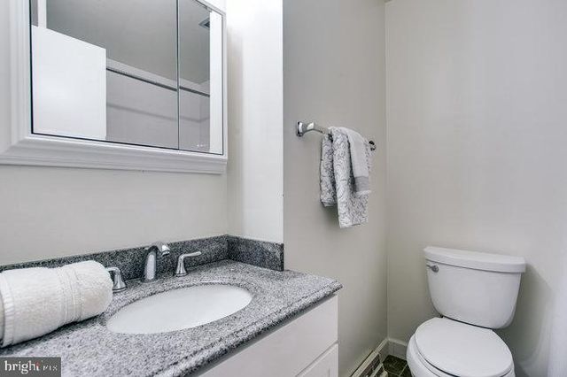 903 CAROLE CT SE, Vienna, VA 22180