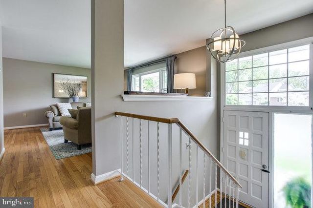 903 CAROLE CT SE, Vienna, VA 22180