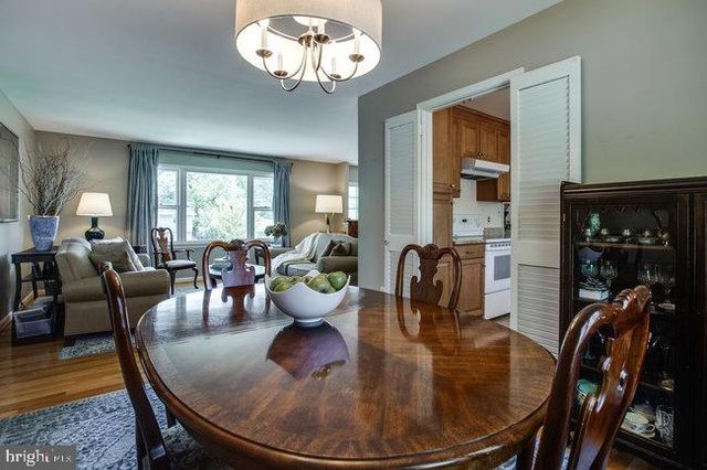 903 CAROLE CT SE, Vienna, VA 22180