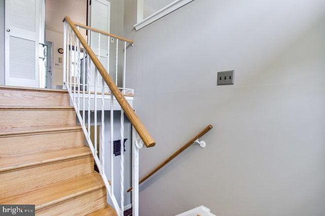903 CAROLE CT SE, Vienna, VA 22180