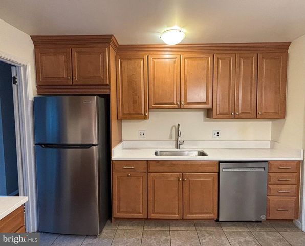 903 CAROLE CT SE, Vienna, VA 22180