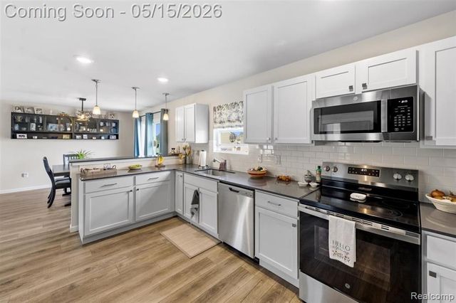 2888 Sycamore River Drive, Fowlerville, MI 48836
