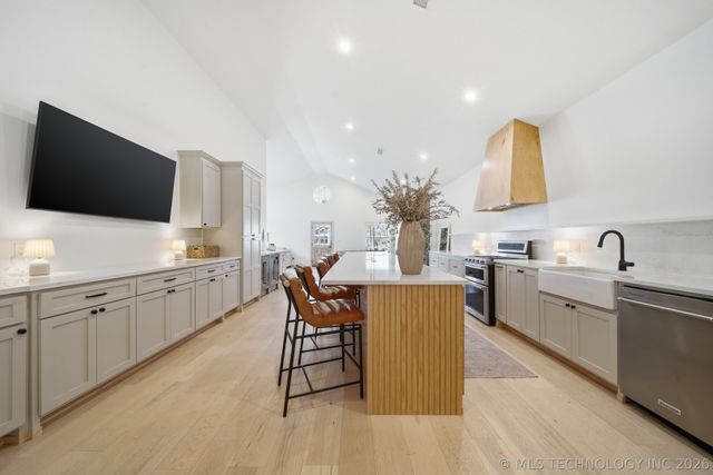 1619 S Trenton Avenue, Tulsa, OK 74120