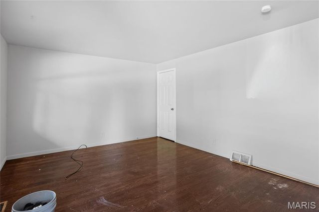 10236 Tanner Drive, St Louis, MO 63136