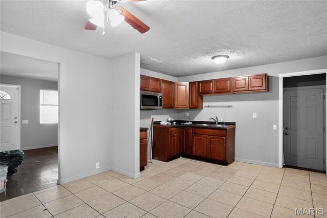 10236 Tanner Drive, St Louis, MO 63136