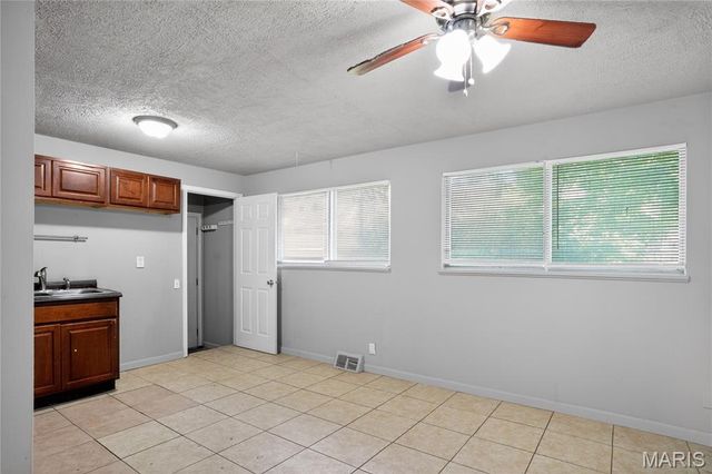 10236 Tanner Drive, St Louis, MO 63136