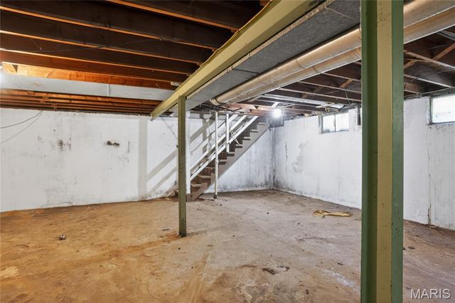 10236 Tanner Drive, St Louis, MO 63136