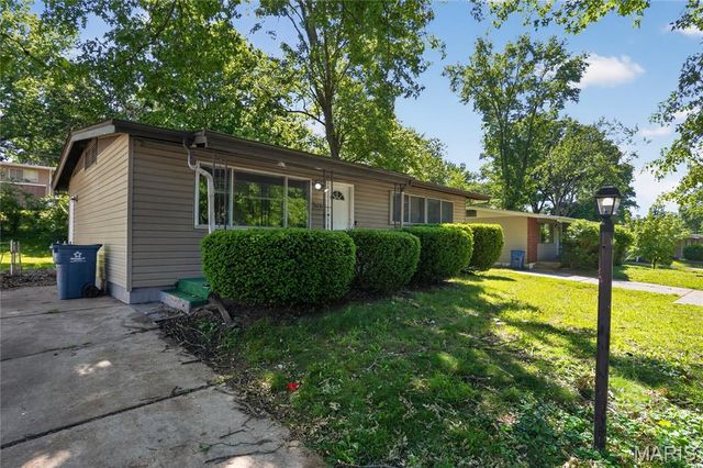 10236 Tanner Drive, St Louis, MO 63136