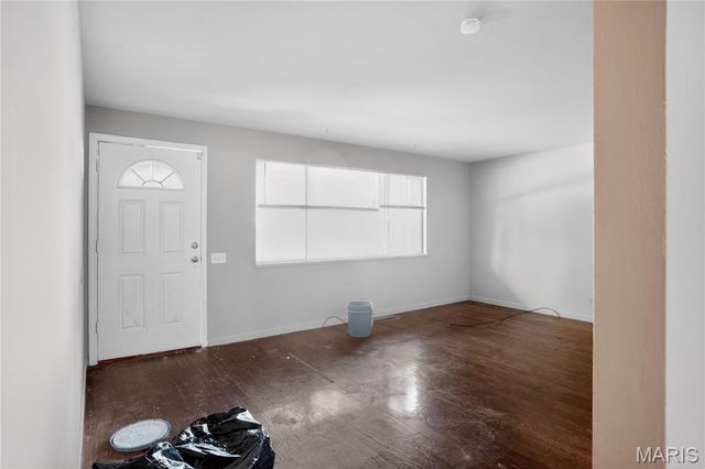 10236 Tanner Drive, St Louis, MO 63136