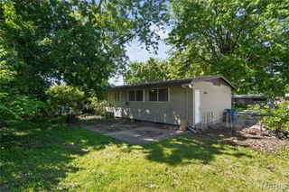 10236 Tanner Drive, St Louis, MO 63136