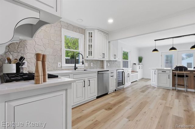72 N North Shore Drive, Lake Orion, MI 48362