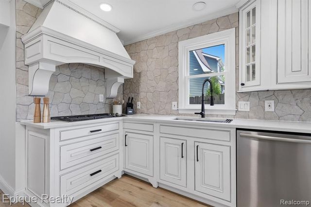 72 N North Shore Drive, Lake Orion, MI 48362