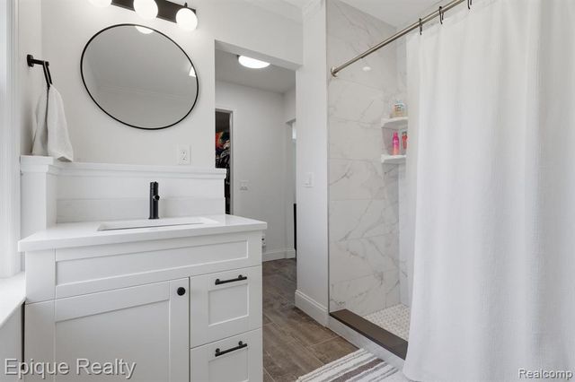 72 N North Shore Drive, Lake Orion, MI 48362