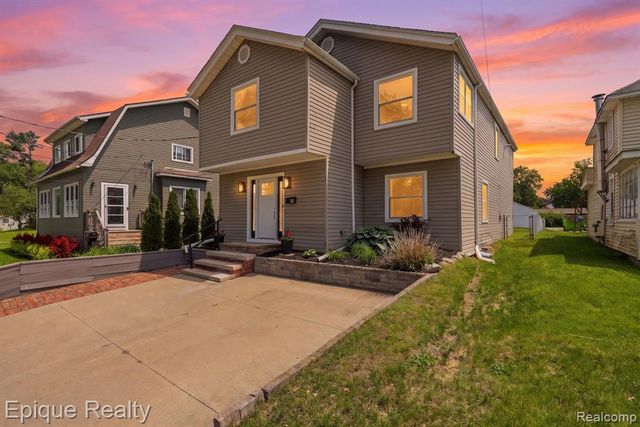 72 N North Shore Drive, Lake Orion, MI 48362