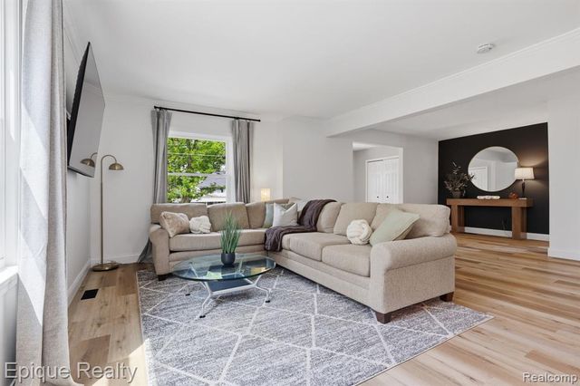 72 N North Shore Drive, Lake Orion, MI 48362