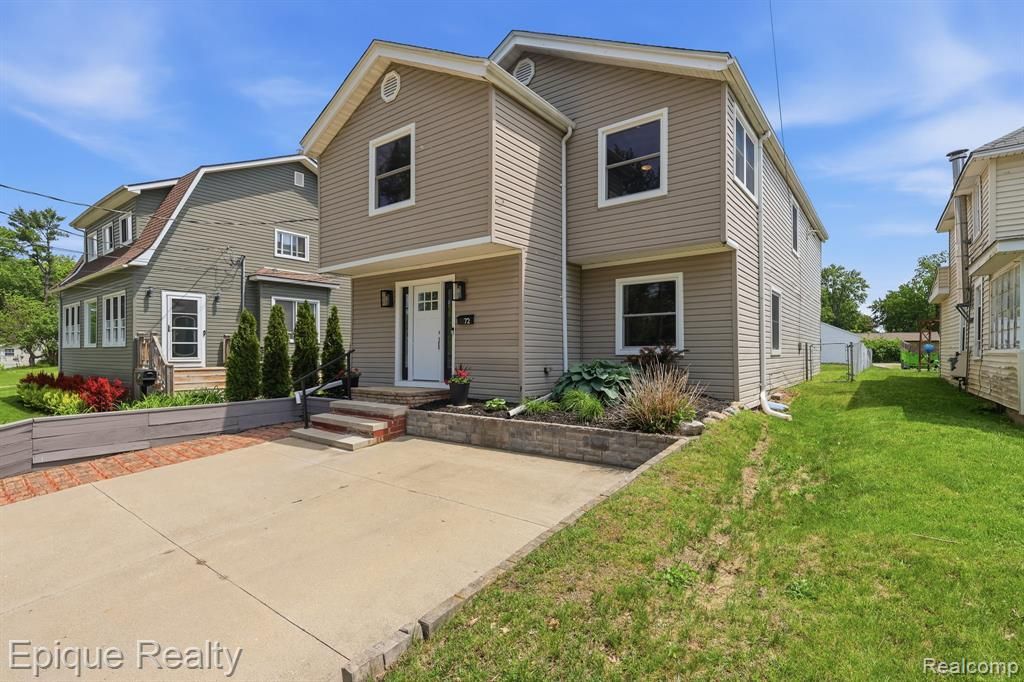 72 N North Shore Drive, Lake Orion, MI 48362