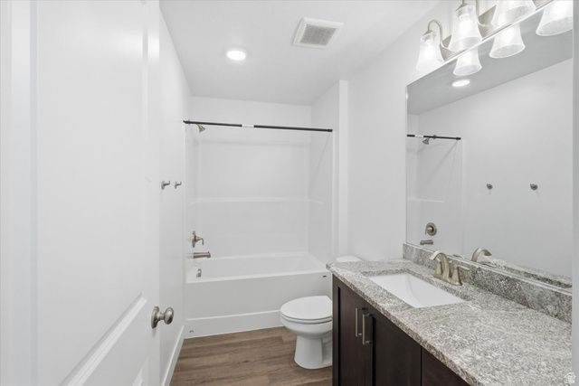 1290 E 480 S, Hyrum, UT 84319