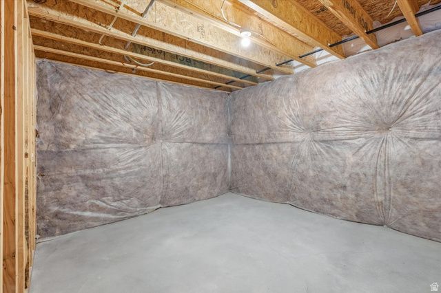 1290 E 480 S, Hyrum, UT 84319