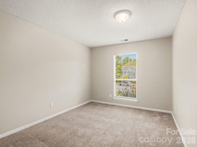 9214 Rotherham Lane, Charlotte, NC 28216