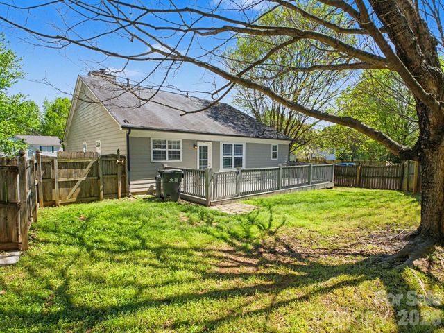 9214 Rotherham Lane, Charlotte, NC 28216