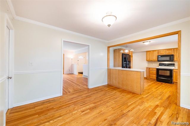 8258 Concord Road, Grosse Ile Township, MI 48138