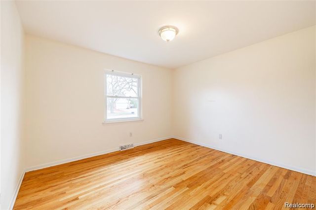 8258 Concord Road, Grosse Ile Township, MI 48138