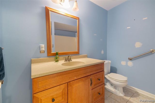 8258 Concord Road, Grosse Ile Township, MI 48138