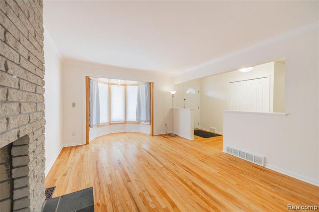 8258 Concord Road, Grosse Ile Township, MI 48138