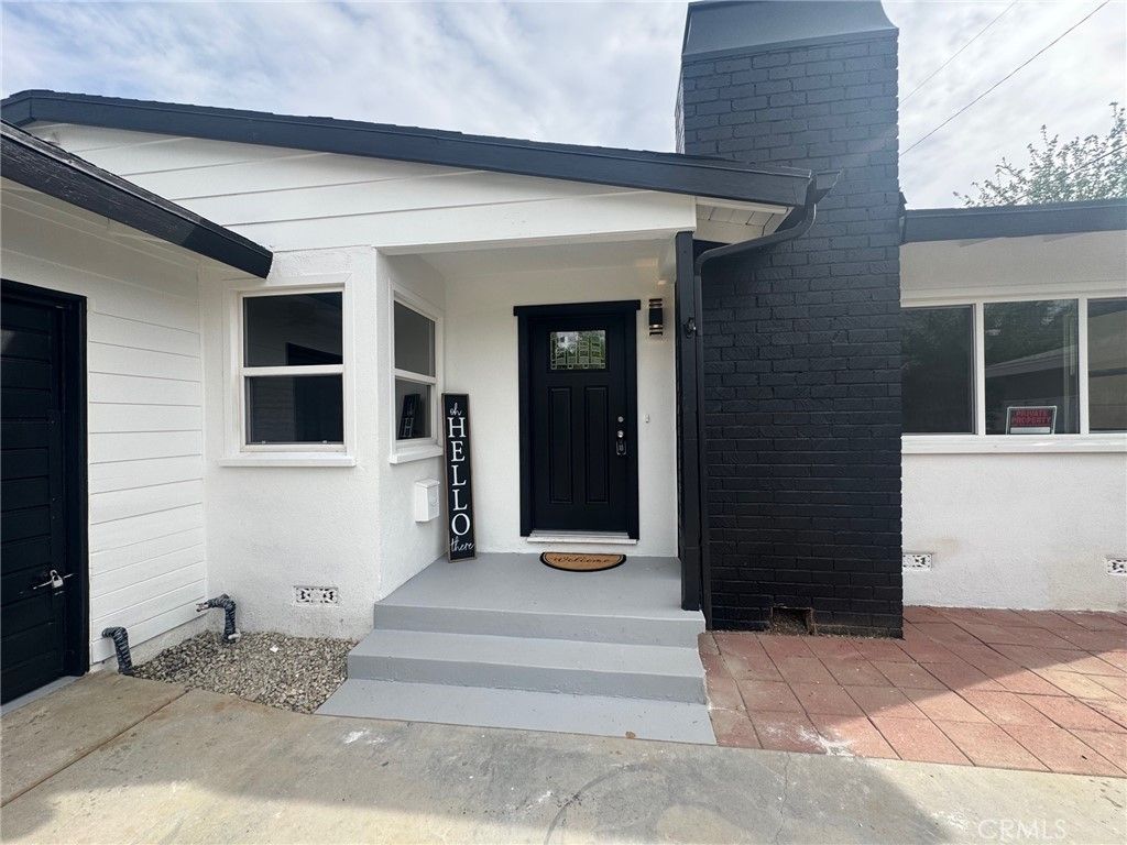 Image 1 of property listing at 318 W Avenue J10, Lancaster, CA 93534