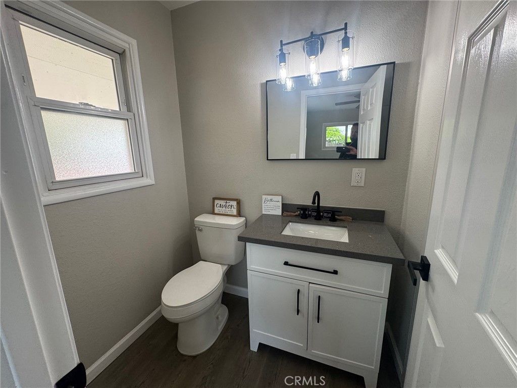 Image 8 of property listing at 318 W Avenue J10, Lancaster, CA 93534