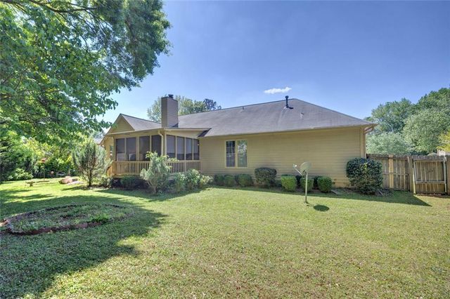 1760 SE Heatherstone Hollow SE, Conyers, GA 30013
