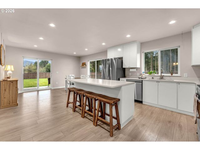 211 W OAK St, Yacolt, WA 98675