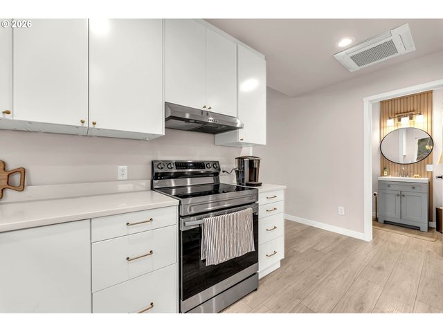 211 W OAK St, Yacolt, WA 98675