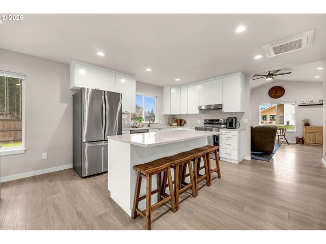 211 W OAK St, Yacolt, WA 98675