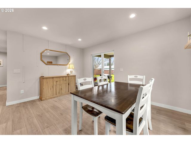 211 W OAK St, Yacolt, WA 98675